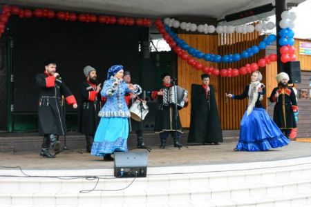 Казачий хор "Вольная Русь" на праздник в Москве